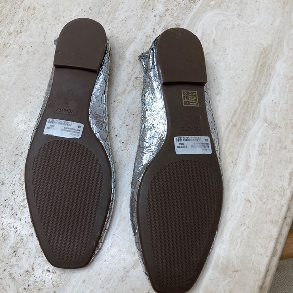 Schutz Women’s Metallic Silver Cracked Ballet Flats with Decorative Bows 9B - Picture 2 of 7